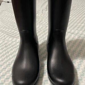 UGG Classic Black Winter Boots